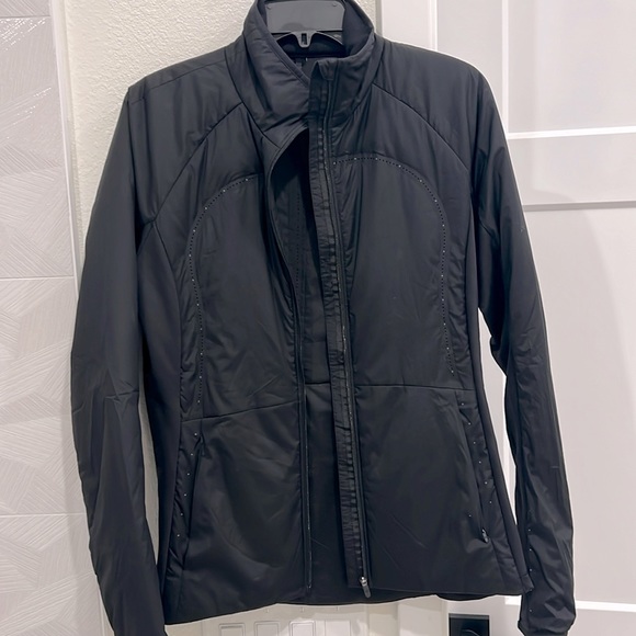 lululemon athletica Jackets & Blazers - EUC Great black lululemon running jacket
